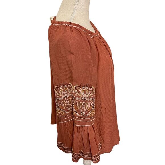 Max Studio Peasant Top with Embroidered Sleeve Detailing - Picture 2 of 8